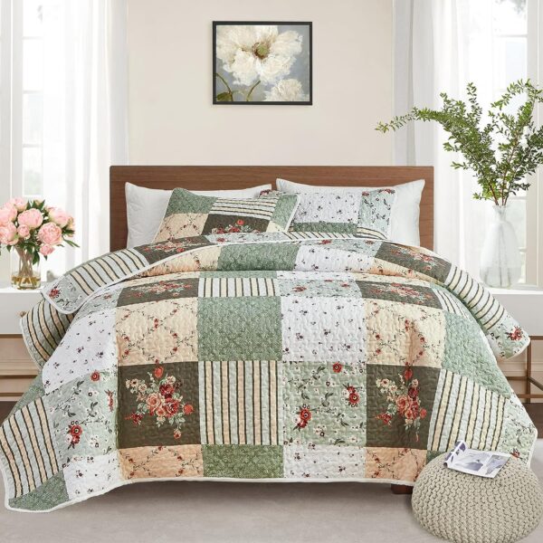 Patchwork Floral Bedspread Set (3-Piece) - Reversible